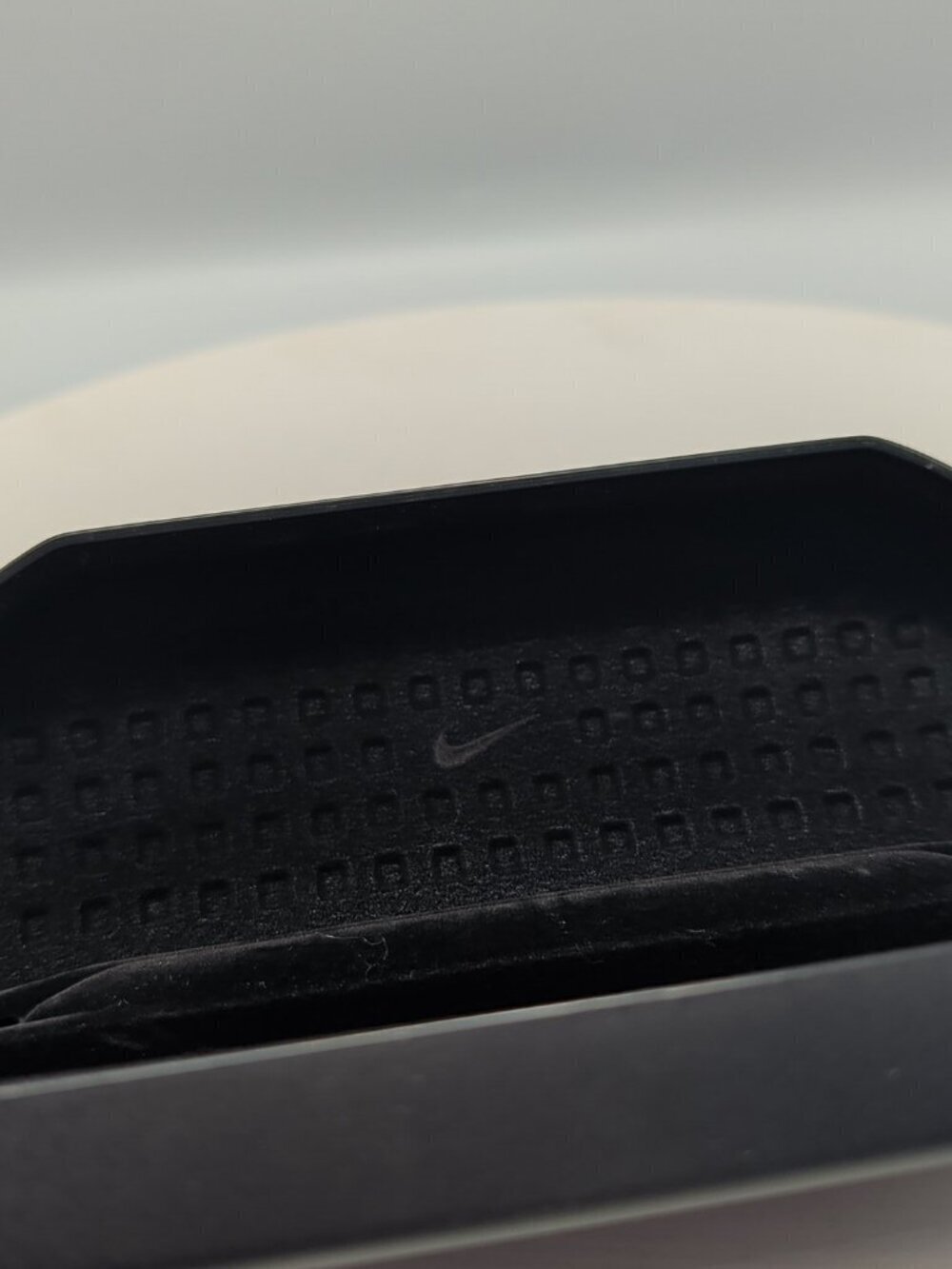 Nike Black Hard Sunglasses Eyeglass Glasses Case Felt Lined Clam Shell Italy Y2K - Picture 7 of 11